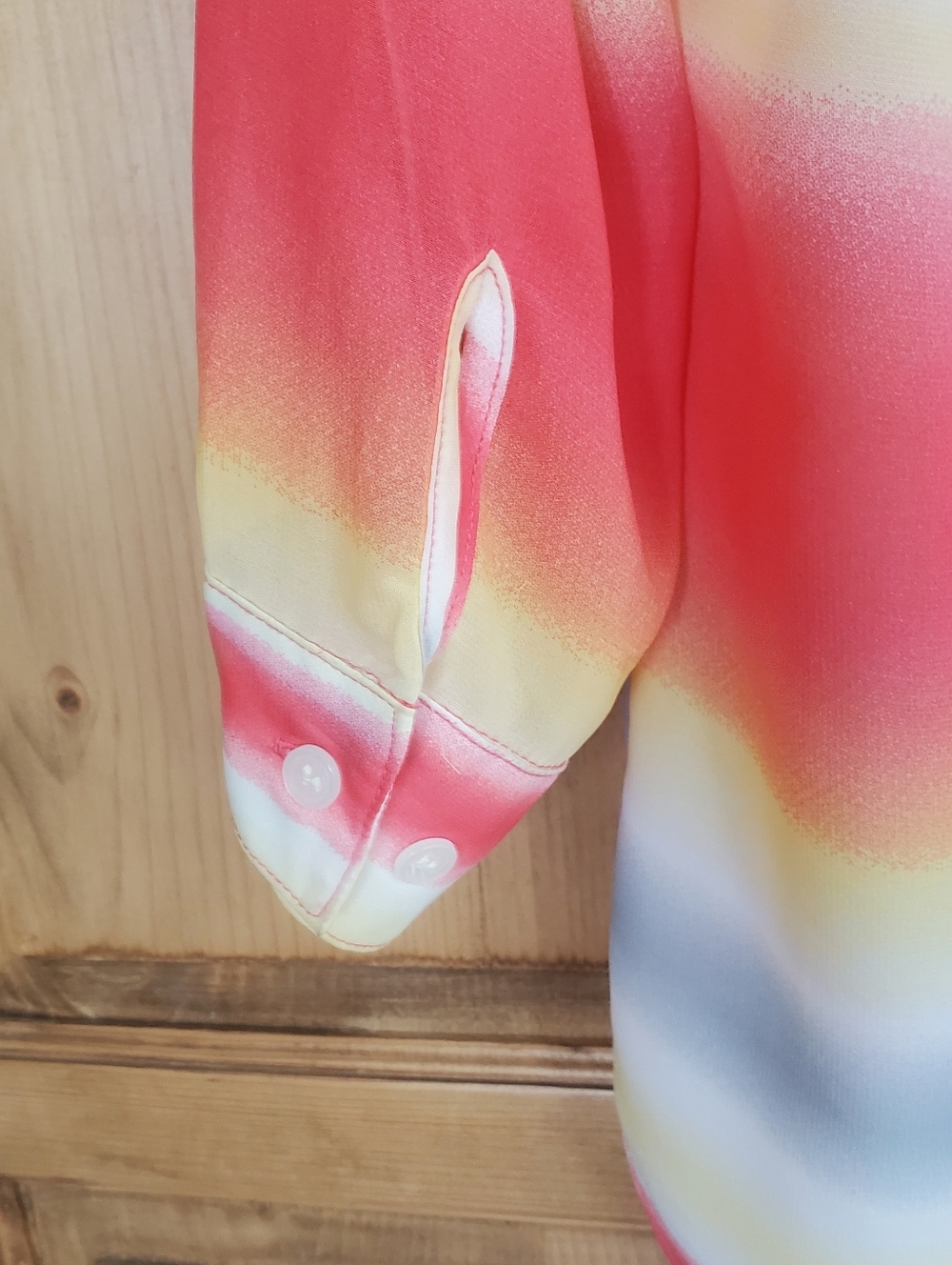 New Directions Sheer Ombre Blouse Size M - Picture 6 of 7